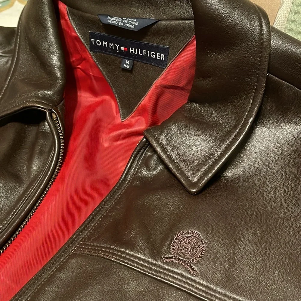 Tommy Hilfiger men’s brown leather silk lined medium jacket. Perfect condition. - Picture 8 of 8